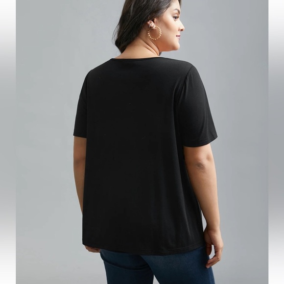 BloomChic Plus Size V-Neck Rhinestone Stretchy T-Shirt - Picture 2 of 5